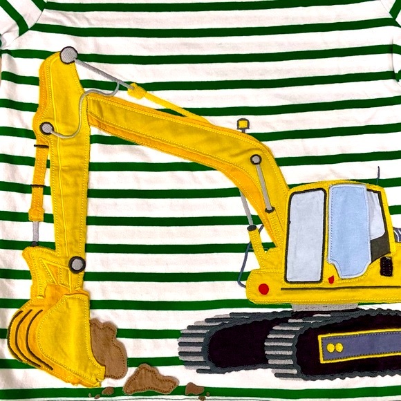 New Mini Boden Shirt Boys 8-9 Y Lift the Flap Vehicle Tee Ivory Green Diggger - Picture 2 of 4